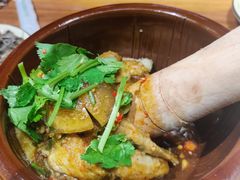 尖椒擂茄子-老滇山寨•云南特色菜•地方菜•民族风情歌舞表演(金碧店)