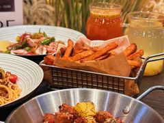 -théATRE茶聚场·餐厅(环球金融中心店)