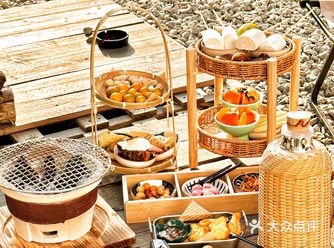 √ 围炉煮茶套餐 适合2-3个人，套餐里面有两壶茶