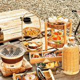 √ 围炉煮茶套餐 适合2-3个人，套餐里面有两壶茶