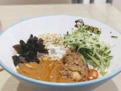 -灵芝妹子海鲜米线(凯德和平广场店)