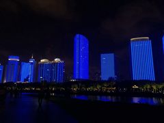 -万绿园
