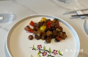 Black Garlic Stir-fried Beef