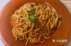 Tomato Bacon Beef Noodles