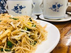 -正宗普宁豆干坊·洪记砂锅粥(红领巾路店)