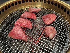 -铭牛烧肉·和牛海鲜自助(高新月牙湖店)