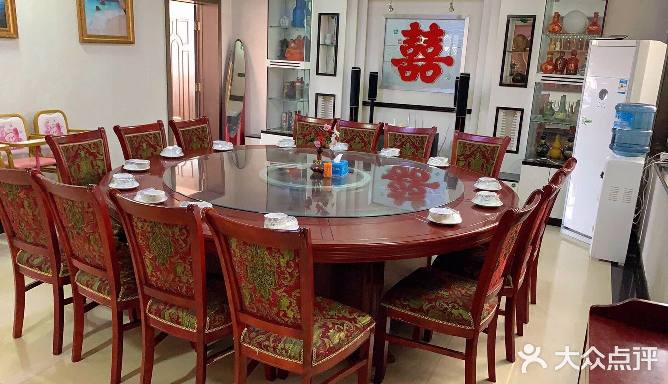 跟闺蜜两人出来玩，选择了黄金海岸的环境，各方面都还不