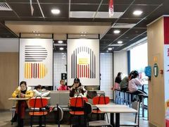 大堂-麦当劳(成都时代奥特莱斯店)