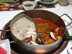 -洪氏嗨捞·猪肚鸡火锅(阳光天地店)