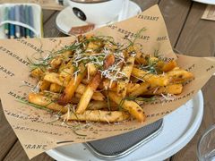 -Mark&Mars Restaurant