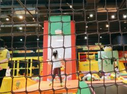 -蹦蹦跳跳(新奥购物中心店)