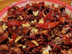 辣子鸡-柴窝堡22号辣子鸡·传承新疆菜