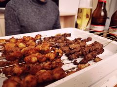 现穿羊肉串-丰茂烤串(六里桥店)
