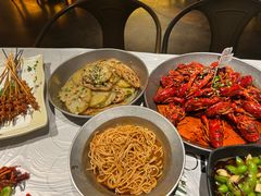 -巴厘龙虾·榜首油焖大虾(音乐学院·沿江酒馆店)