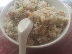 腊肉炒饭-美食村花园餐厅