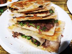 饼夹肉-老红桥炸灌肠牛肚锅烧烤(定福庄店)