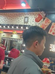 -东方先生国潮男士理发馆
