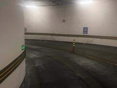 -189弄购物中心-地下停车场