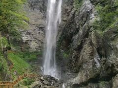 -燕子河大峡谷天坑仙境