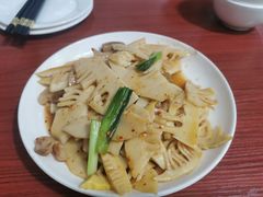 -武夷山土菜馆(水晶森林晶尚名苑店)