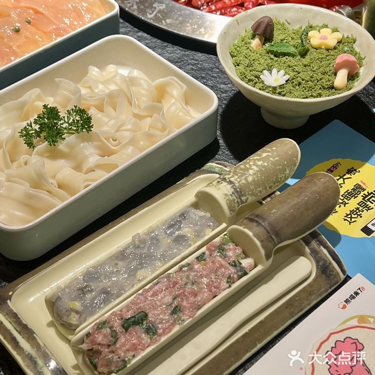 这个春天🌸熊喵来了实在太会了🐼