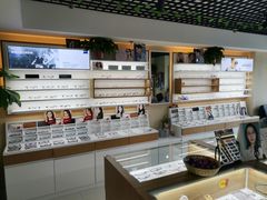 -视野联行眼镜·蔡司授权店(长白万象汇店)