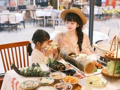 -刘姐啤酒鱼民族演艺餐厅(西街总店)