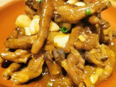 老武汉烧鸡爪-霄汉牛三鲜湖北砂锅菜(万松园2店)