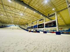 -乔波室内滑雪场