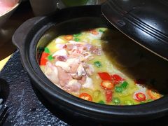-洪氏嗨捞·广东猪肚鸡·椰子鸡火锅(西咸万象城店)