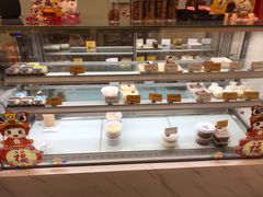 面包甜点陈列柜-六伴夏烘焙蛋糕·低糖动物奶油