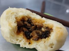 麻辣香菇鸡丁包-老陶包子铺(南大西南村店)