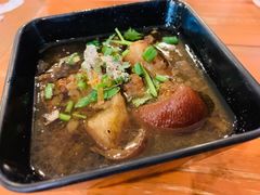 炖猪脚米饭-蝶豆花蓝面条
