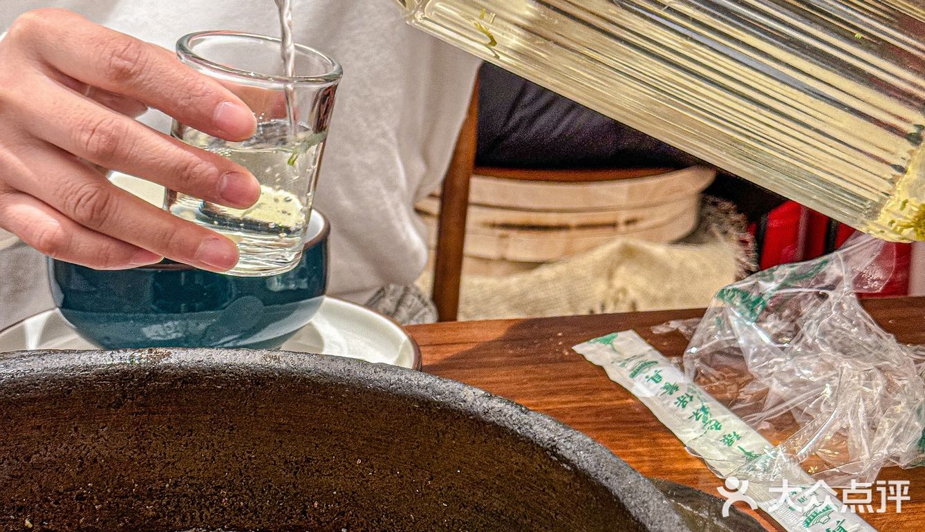 酸汤煮肉沫贡菜泡饭，很好吃[强]