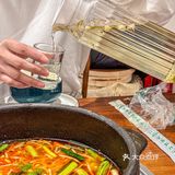 酸汤煮肉沫贡菜泡饭，很好吃[强]