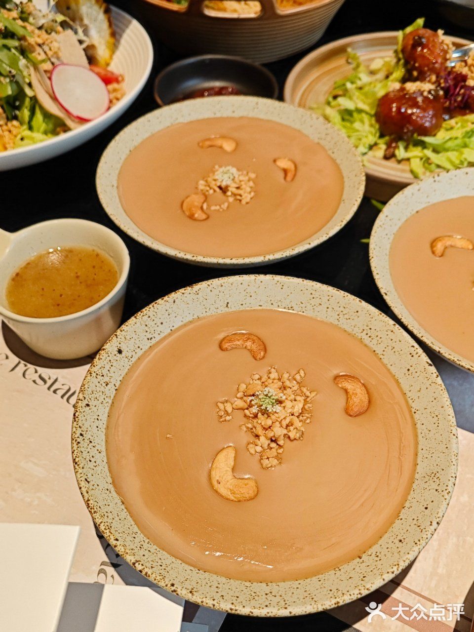 走进成都这家宋式美学素食餐厅