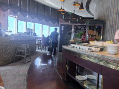 -怡豪大饭店·49楼旋转自助餐厅