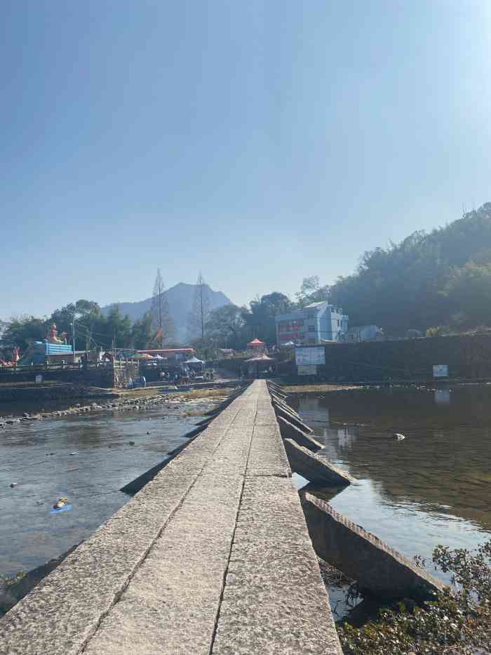 泽雅乘凉烧烤基地-"烧烤的地方很好找 这里搭建了很多帐篷 烧.