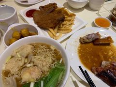 吉列猪排配薯条-龙记香港茶餐厅(久光百货店)