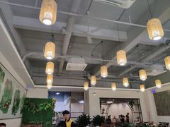 大堂-胡须哥网红竹筒菜