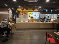 -麦当劳(轻轨曹杨路店)