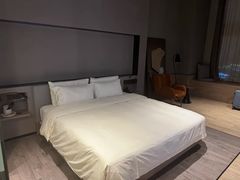 -上海虹桥中心爱琴海亚朵S酒店