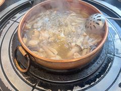 -阿山卓·野生菌火锅·纳西火塘烤肉