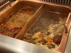 -老牌坊云南鱼豆花火锅(爱建店)