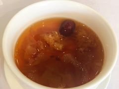 银耳雪梨炖桃胶-卫鼎轩·家宴(水上公园店)