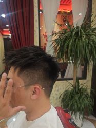 -东方先生国潮男士理发馆