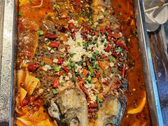 -老街烧烤大排档·地道湖北菜·龙虾馆(汉口火车站店)
