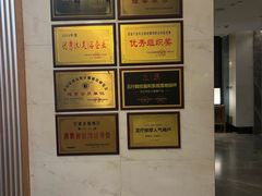-新盈光·云会所(百丈东路店)