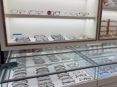 -翰佐蔡司小乐圆·依视路星趣控·暴龙眼镜折扣店