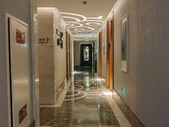 -新盈光·云会所(百丈东路店)
